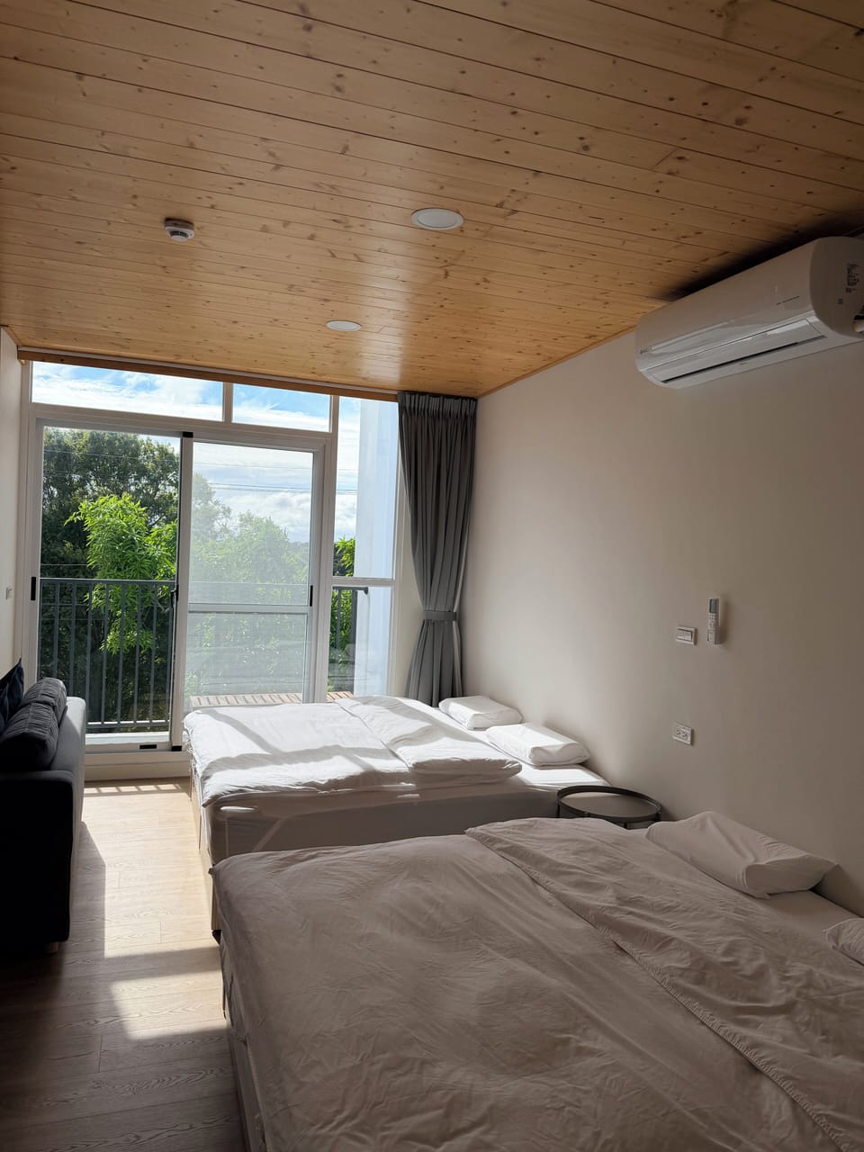 Deluxe Quadruple Room, Non Smoking | Desk, free WiFi