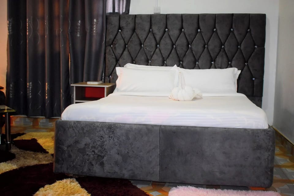 Deluxe Double Room, Garden View | Free WiFi, bed sheets
