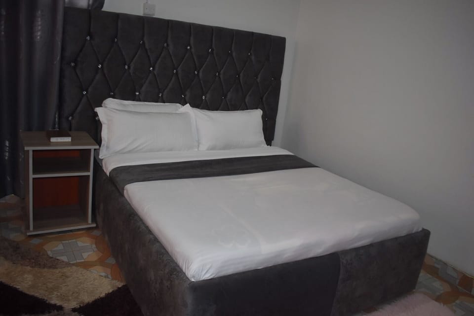 Deluxe Double Room, Garden View | Free WiFi, bed sheets