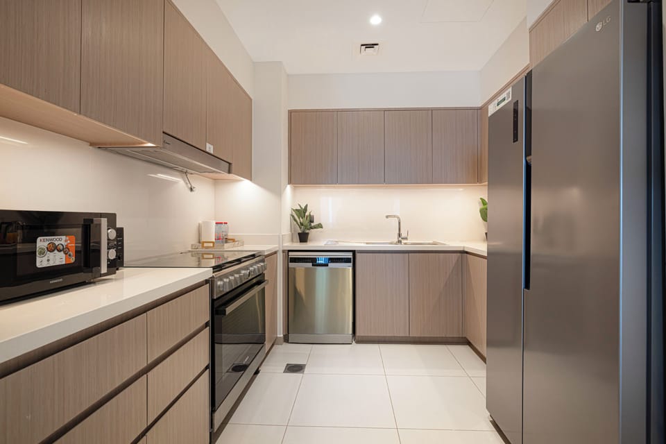 Luxury Apartment, Balcony, City View | Private kitchen | Electric kettle