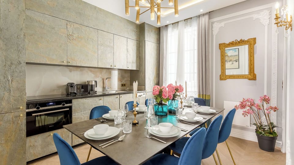 Apartment, City View | Private kitchen | Fridge, microwave, oven, stovetop
