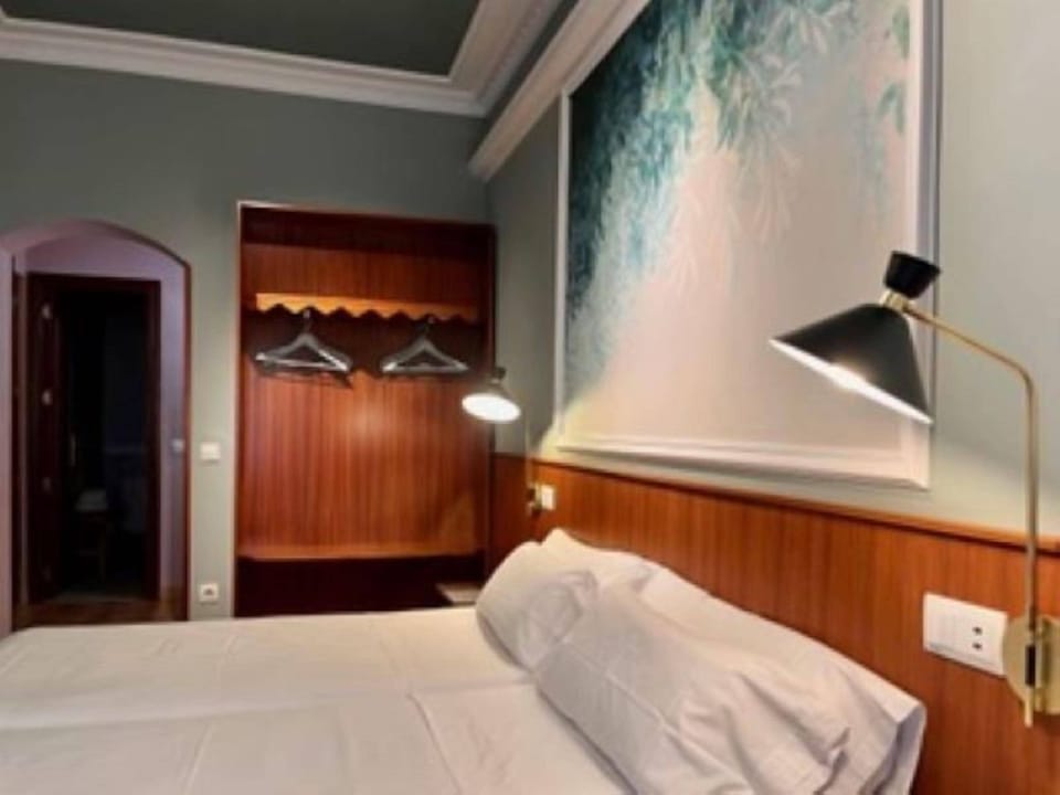 Double Room | Iron/ironing board, free WiFi