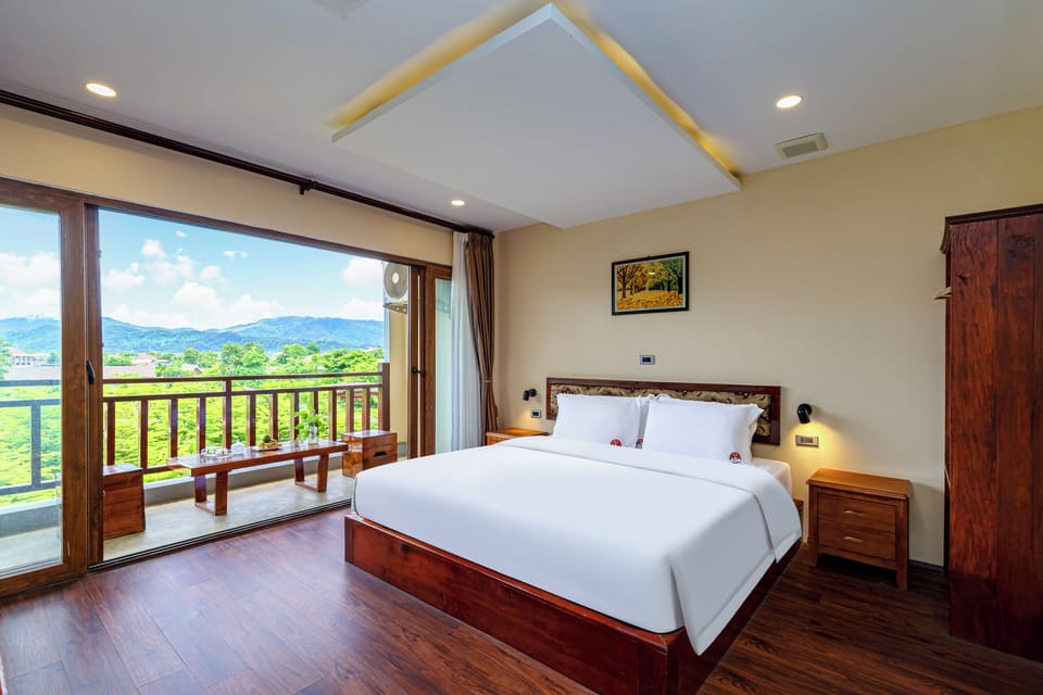 Executive Suite, Balcony | Desk, blackout drapes, free WiFi, wheelchair access