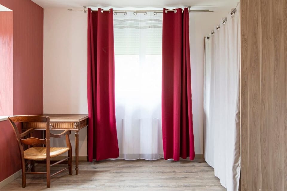 Classic Cottage, Garden View | Free WiFi