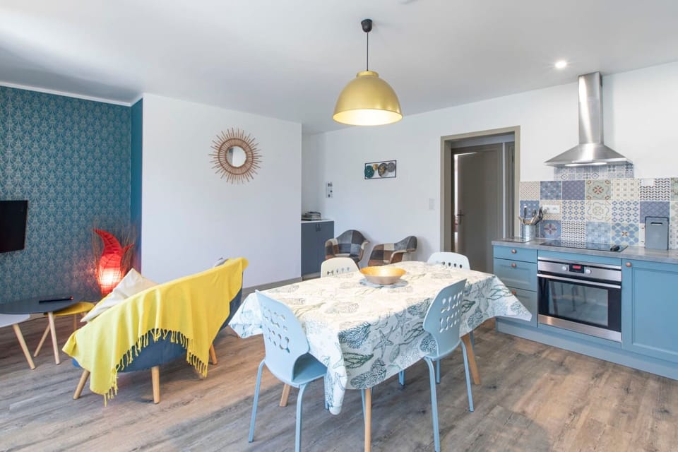 Classic Cottage, Garden View | Dining room