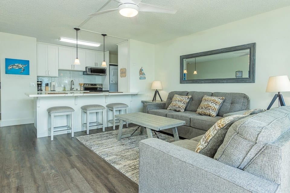 Condo, 1 Bedroom | Living area | Smart TV