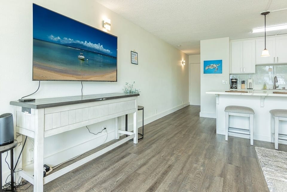 Condo, 1 Bedroom | Interior