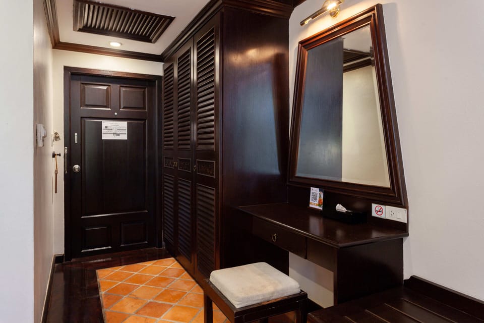 Family Duplex Room | In-room safe, blackout drapes, WiFi (free), bed sheets