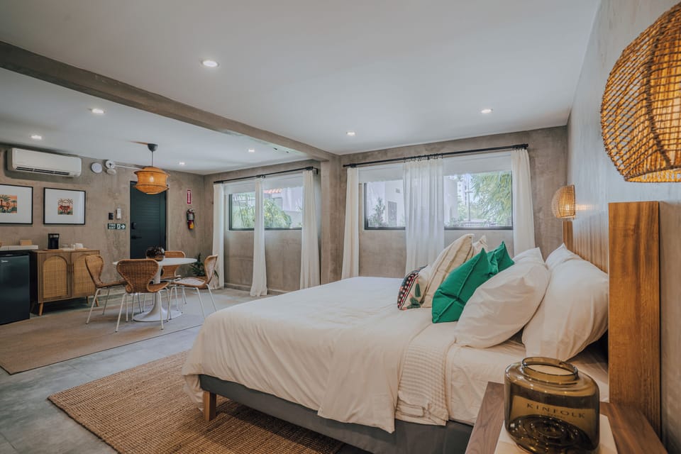 Nirvana | In-room safe, iron/ironing board, free WiFi