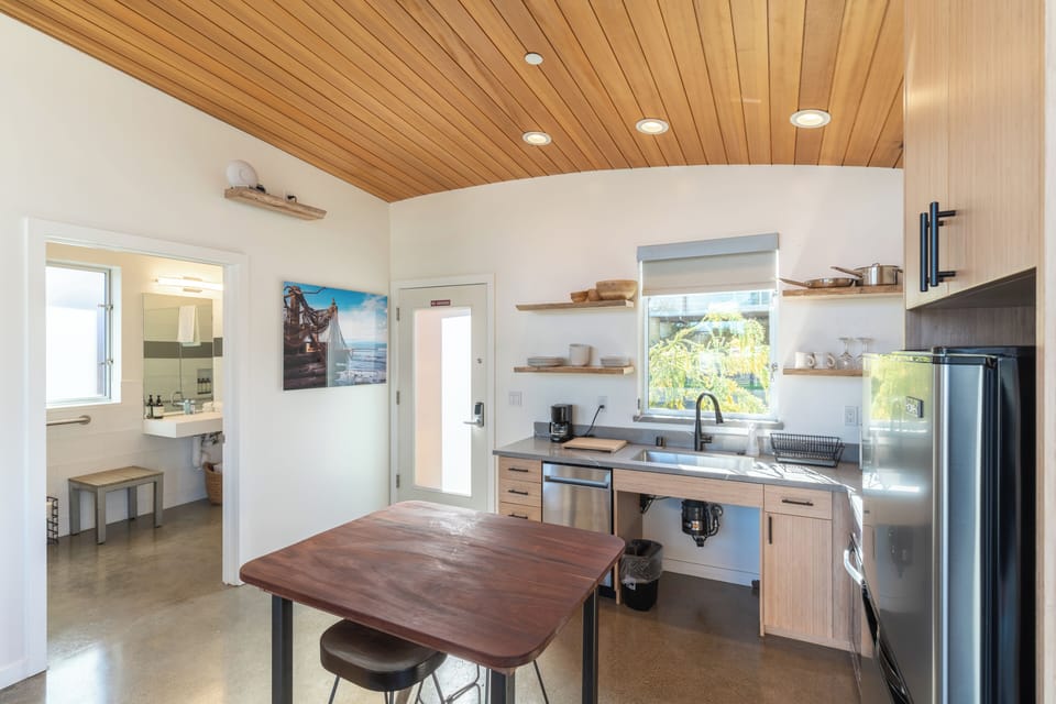 Studio, Roll-in Shower, Ocean View | Private kitchen | Full-size fridge, microwave, oven, stovetop