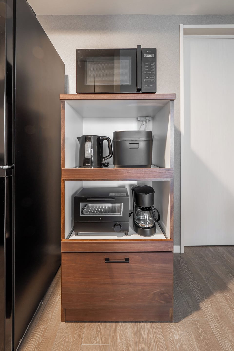 Fridge, microwave, stovetop, electric kettle