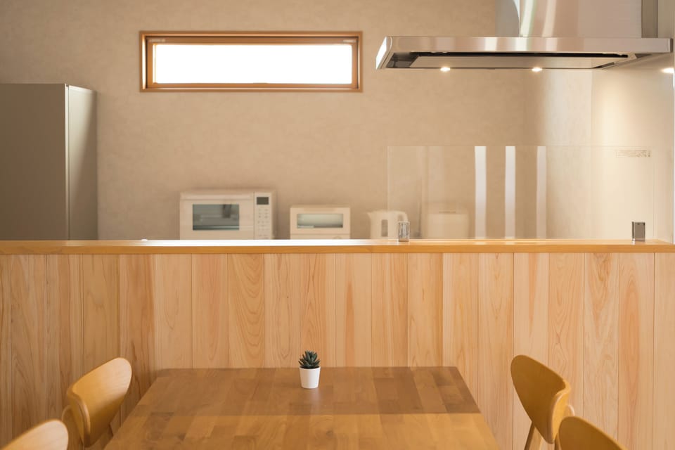 Comfort House, 4 Bedrooms, Non Smoking | In-room dining