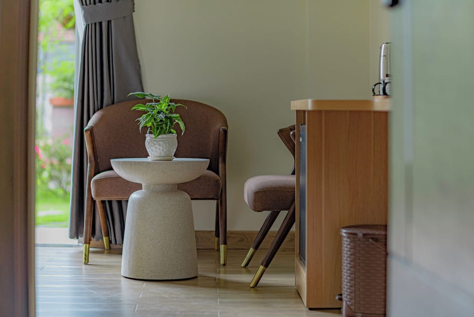 Deluxe Double Room, Balcony, Courtyard View | Blackout drapes, iron/ironing board, free WiFi