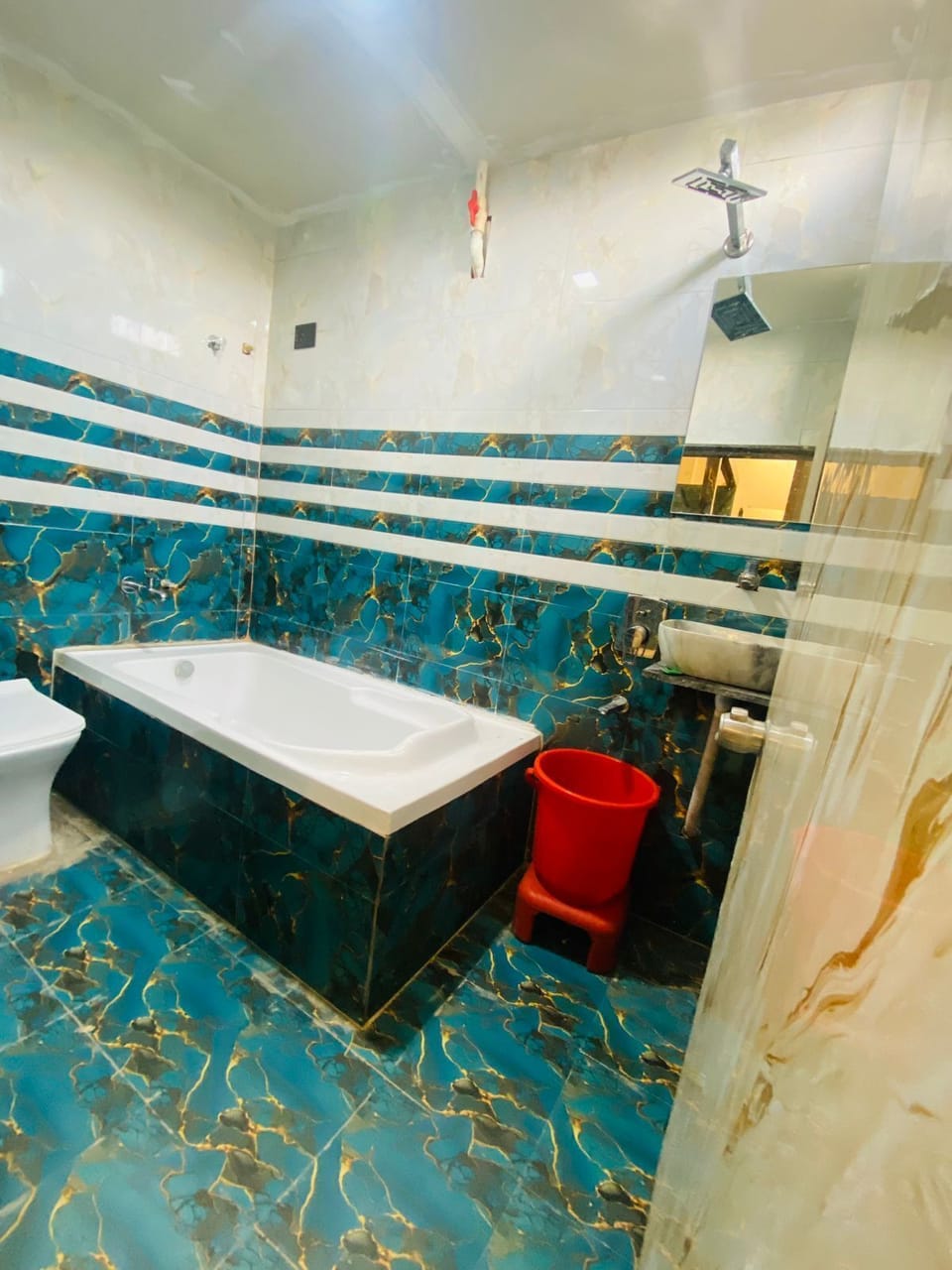 Luxury Room | Bathroom | Designer toiletries, towels, soap, shampoo