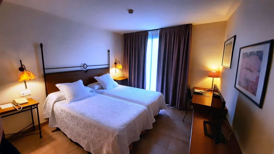 Double Room | In-room safe, desk, blackout drapes, free cribs/infant beds