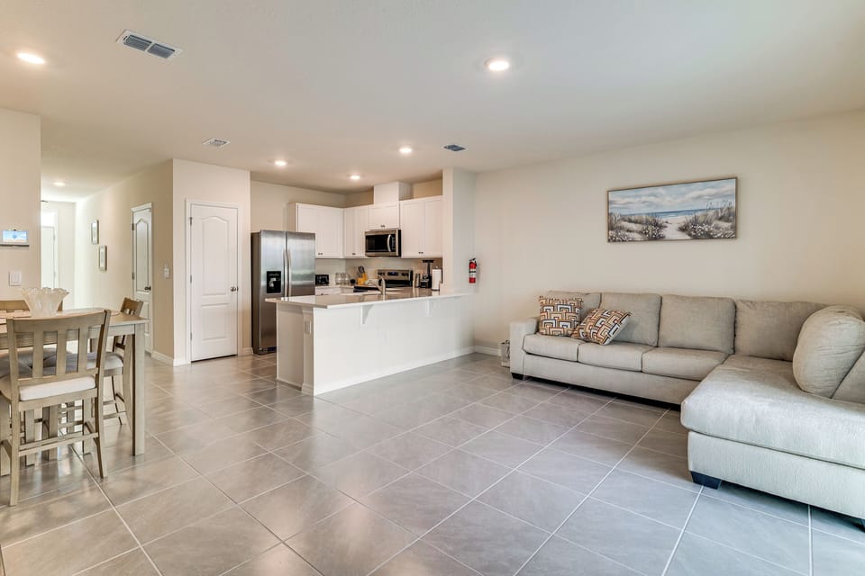 Apartment (3 Bedrooms) | Front of property