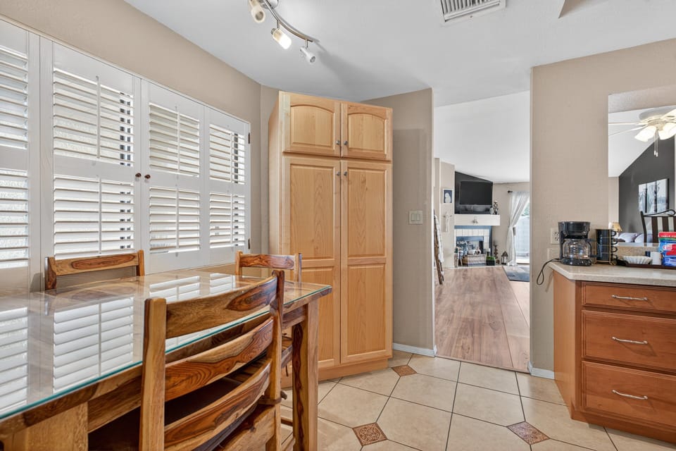 House, 2 Bedrooms | Dining