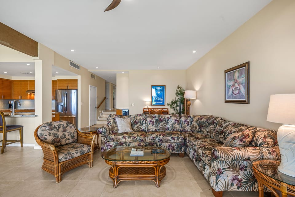 Condo, 2 Bedrooms | Living area | Smart TV