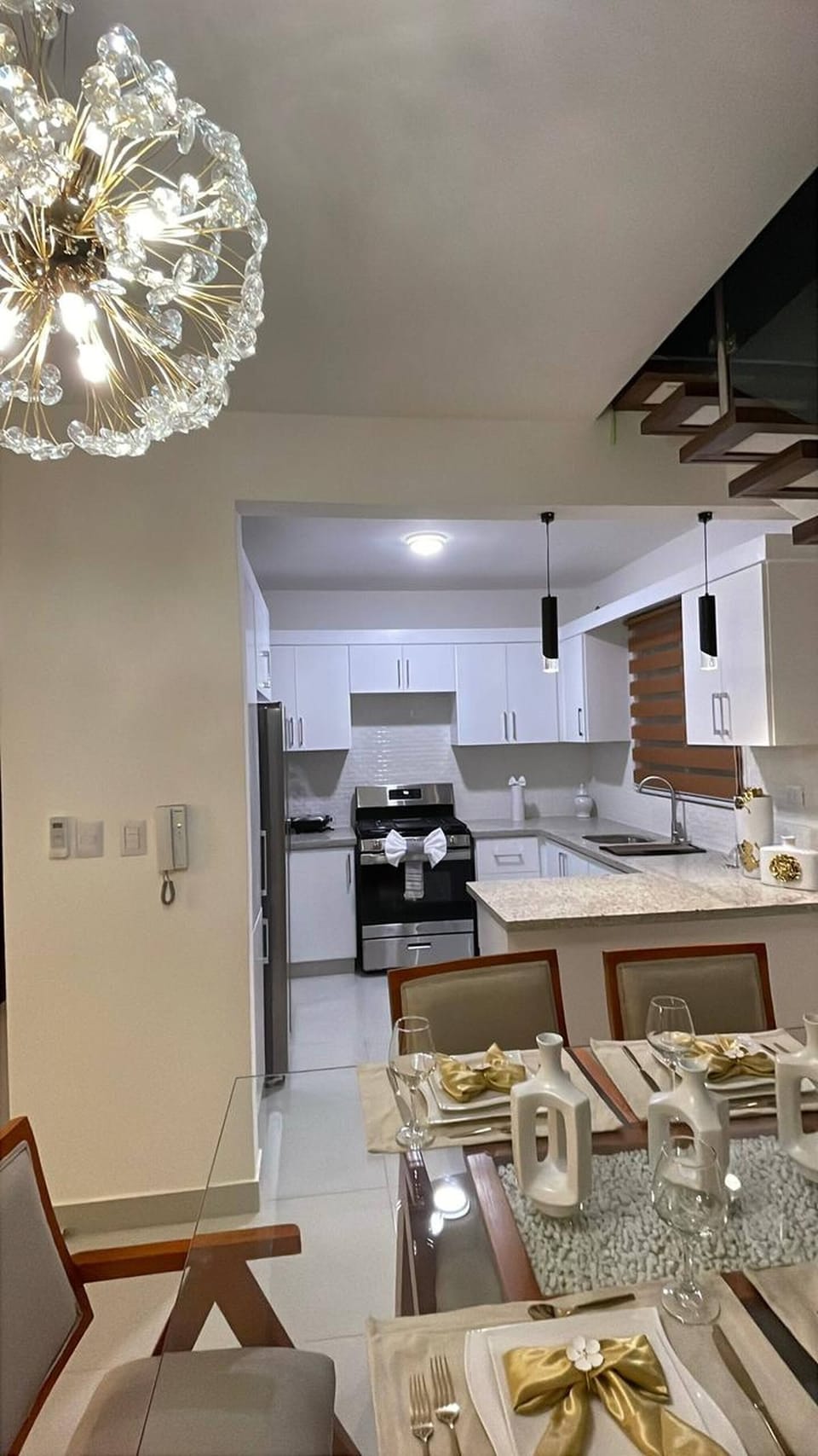 Apartment, 3 Bedrooms, Balcony, Pool View | Dining room