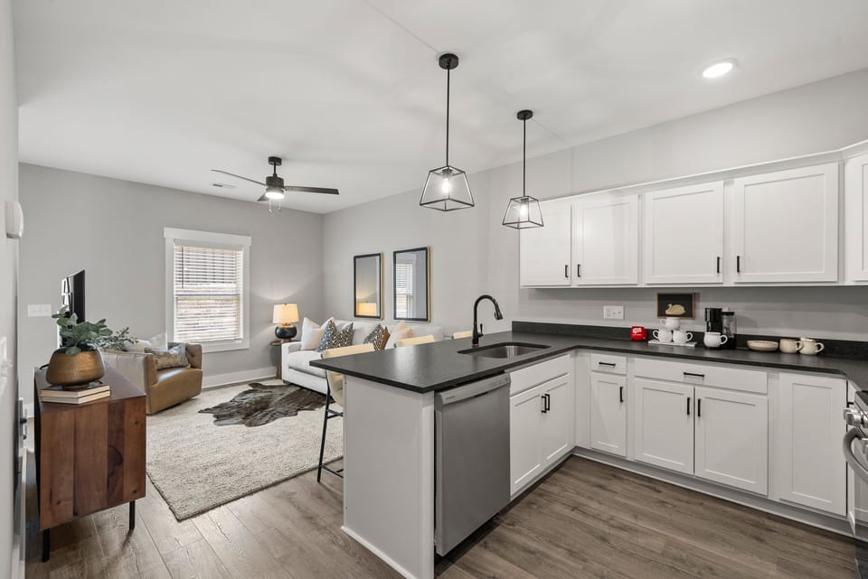 Condo, Multiple Beds, Patio, Garden View (Unit #B5 111 Hickory Grove Blvd) | Private kitchen