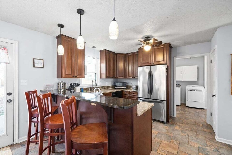 House, Multiple Beds, Patio, Garden View (Hudson House (1726 Broadripple)) | Private kitchen