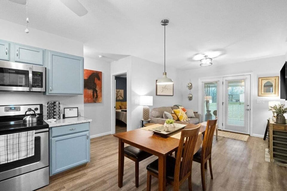 House, 1 Queen Bed with Sofa bed, Patio, Garden View (Gratton Granny (979 Gratton Rd)) | Private kitchen