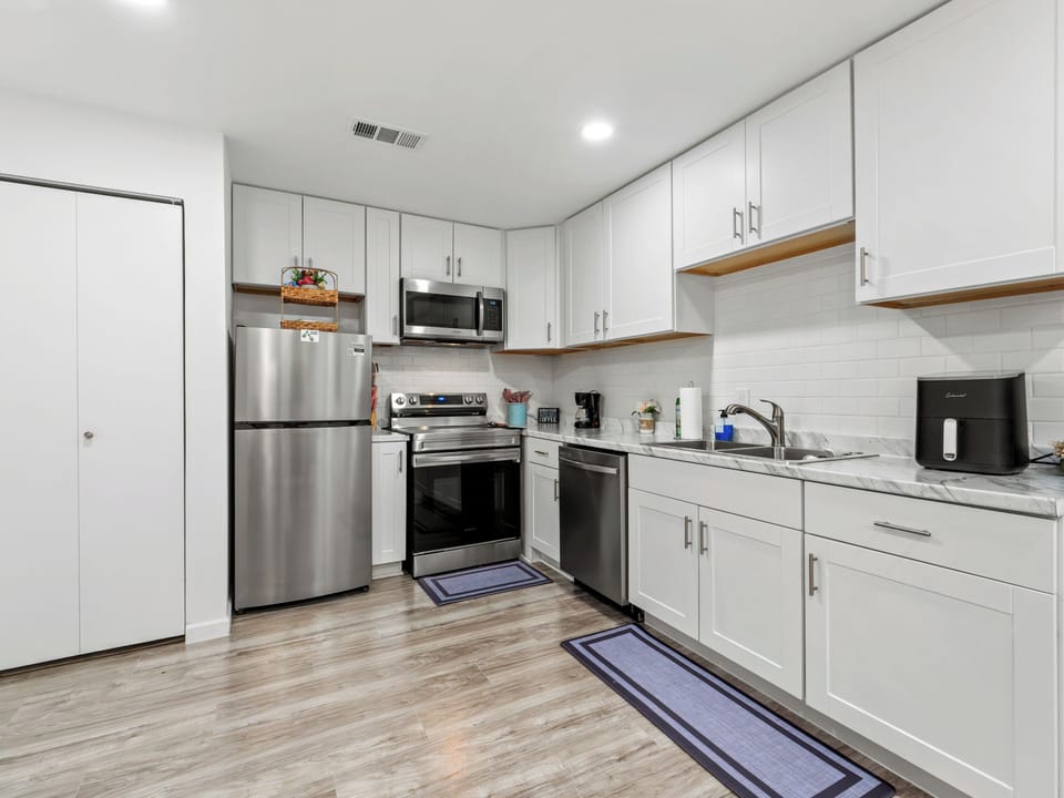 Apartment, 1 Bedroom, Smoking, Balcony | Interior