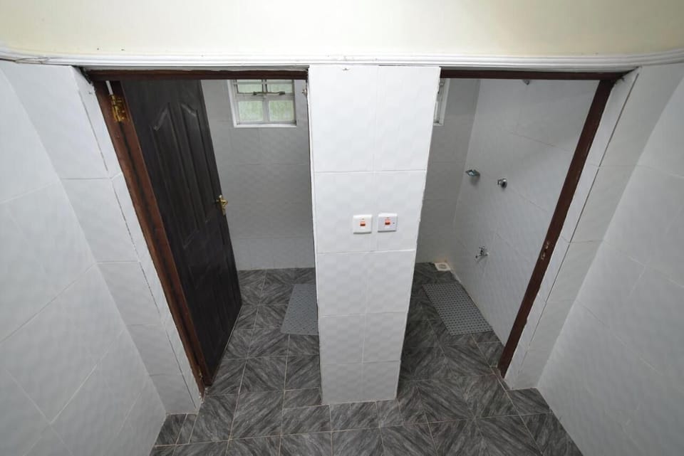 Standard Twin Room, Garden View | Bathroom | Shower, slippers, towels, soap