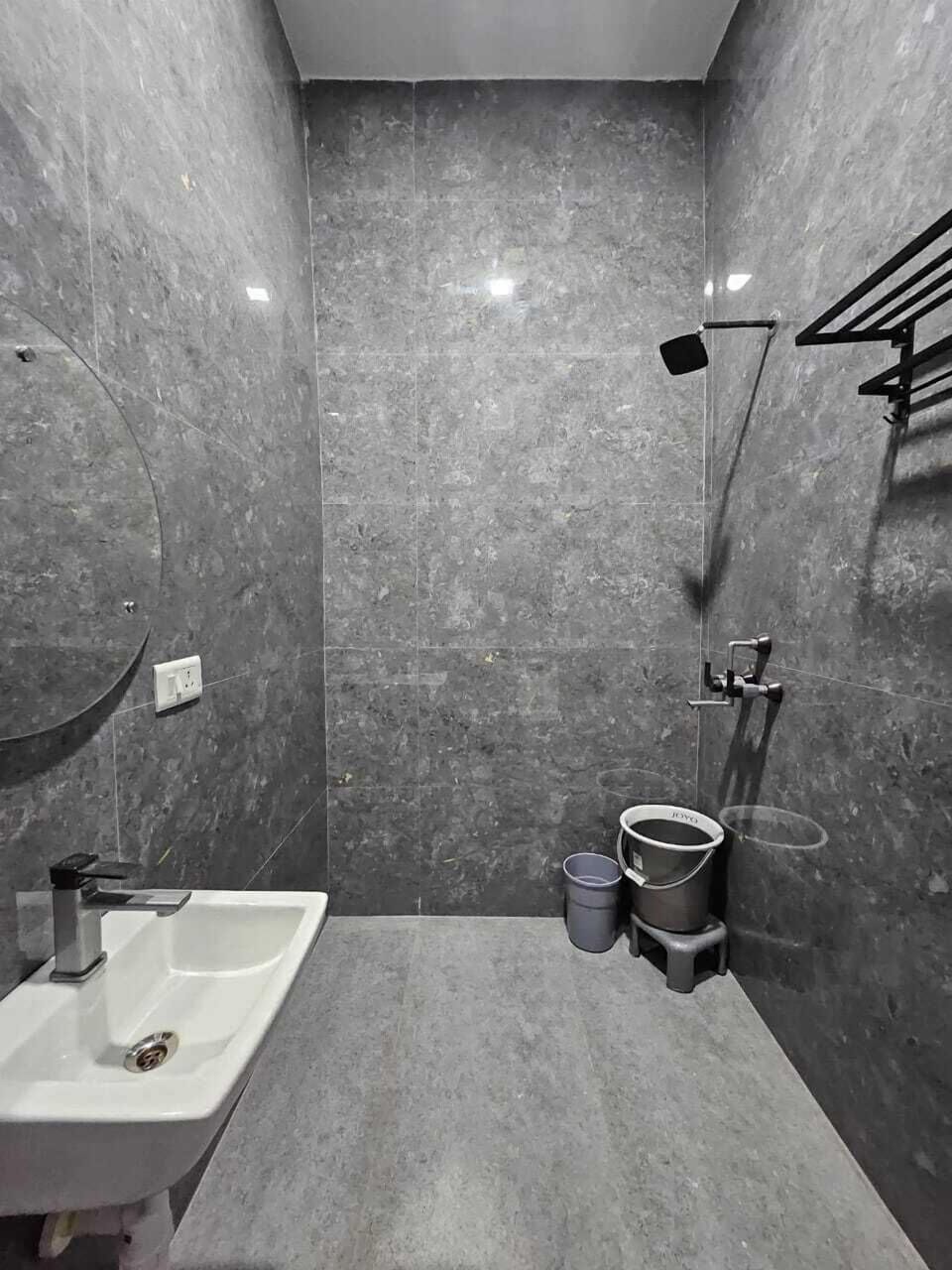 Deluxe Double Room | Bathroom | Shower, free toiletries, soap, shampoo