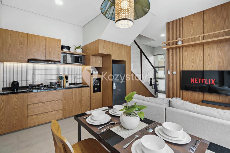 Villa, 3 Bedrooms, Balcony, Pool View | Dining room