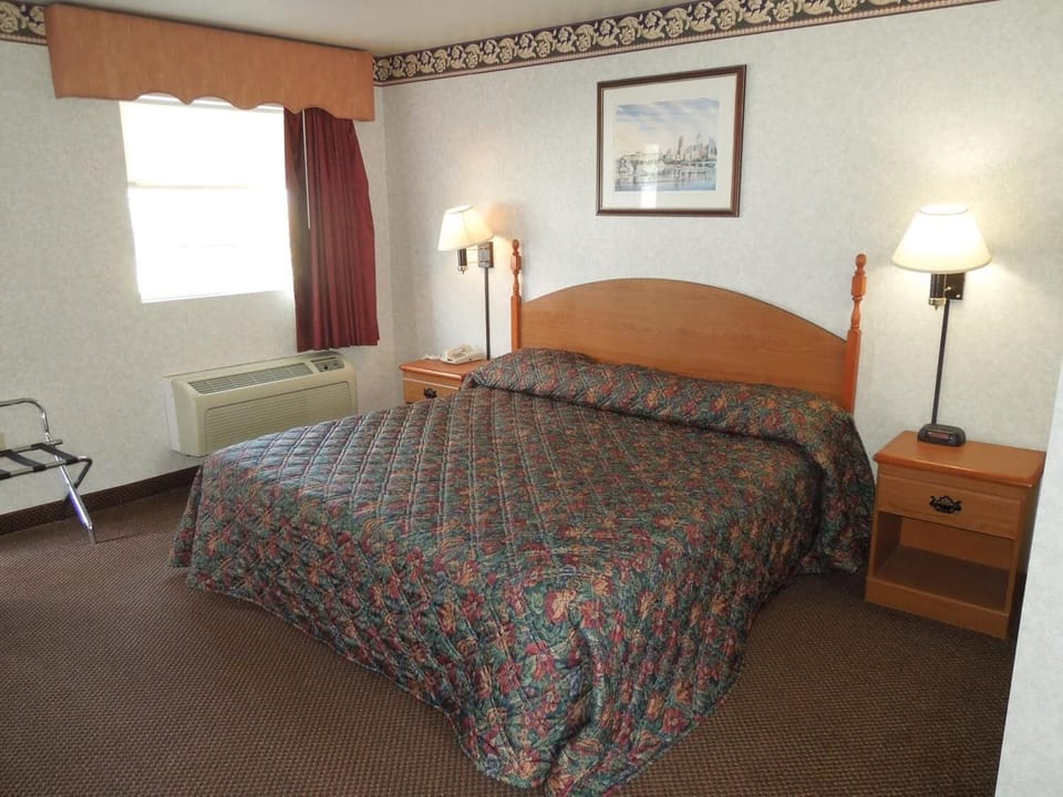 Desk, iron/ironing board, free WiFi, bed sheets