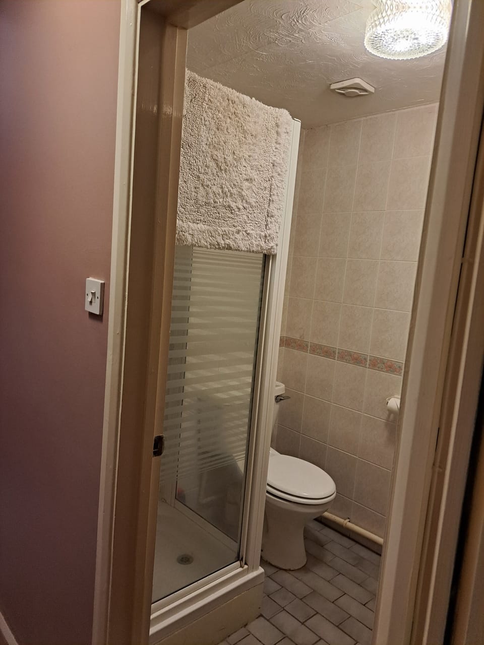 Twin Room, Garden View | Bathroom | Shower, hair dryer, towels, soap