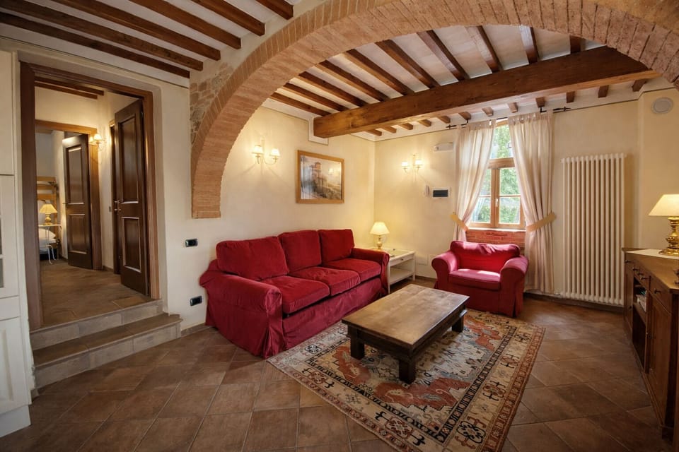 Standard Apartment, 2 Bedrooms, Garden View, Ground Floor | Living area
