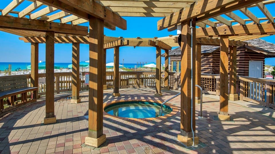 House, 1 Bedroom | Outdoor spa tub