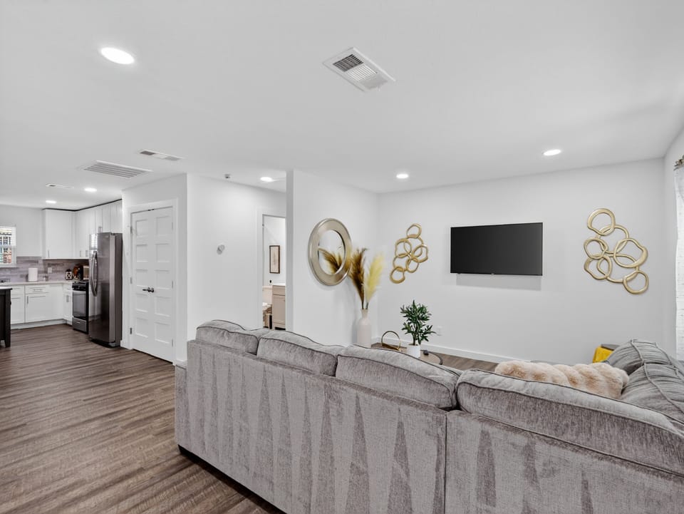 House, 3 Bedrooms | Living area | Smart TV, streaming services