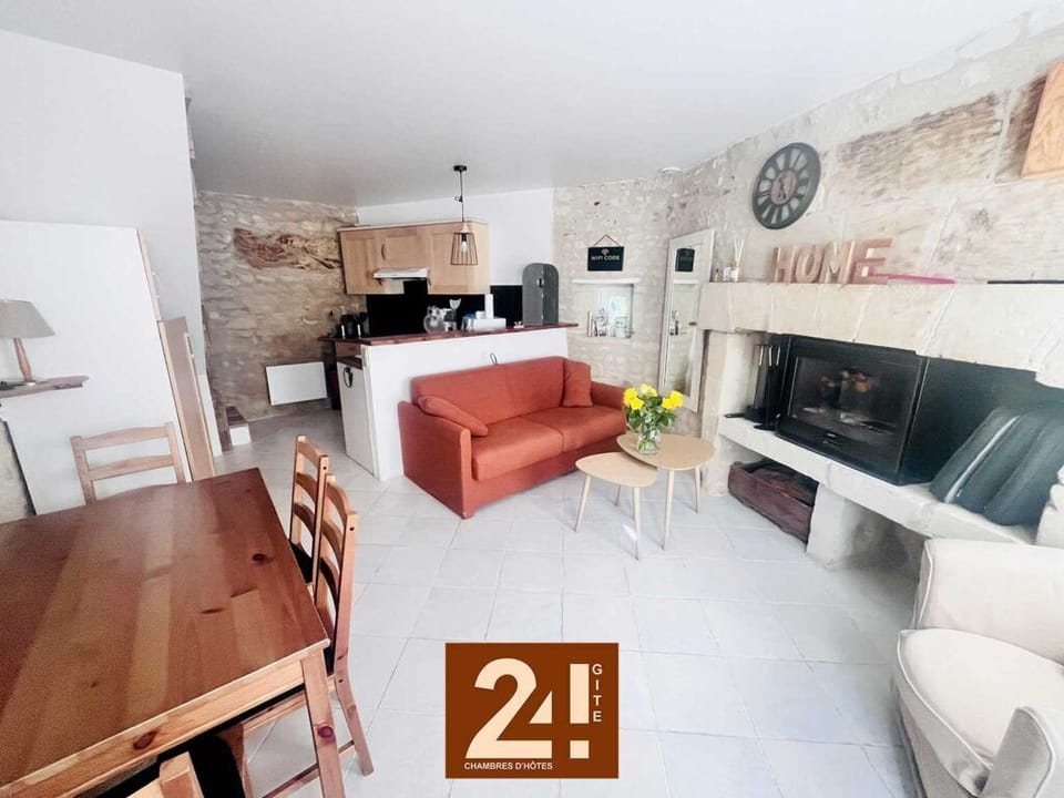 Standard Room, Pool View | Premium bedding, travel crib, free WiFi, bed sheets