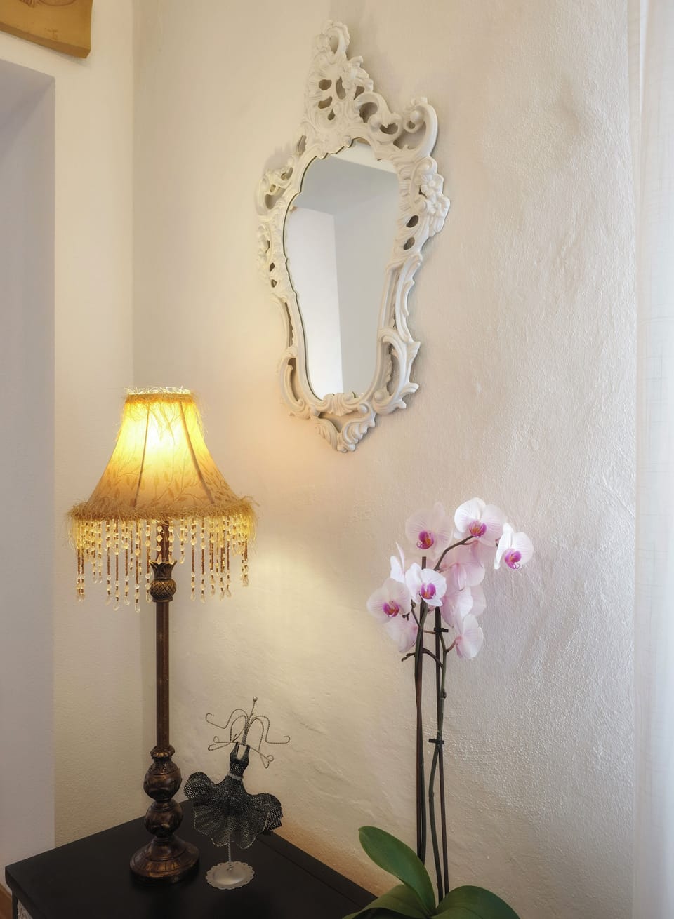 Deluxe Double Room, Garden View | Free minibar items, iron/ironing board, free WiFi