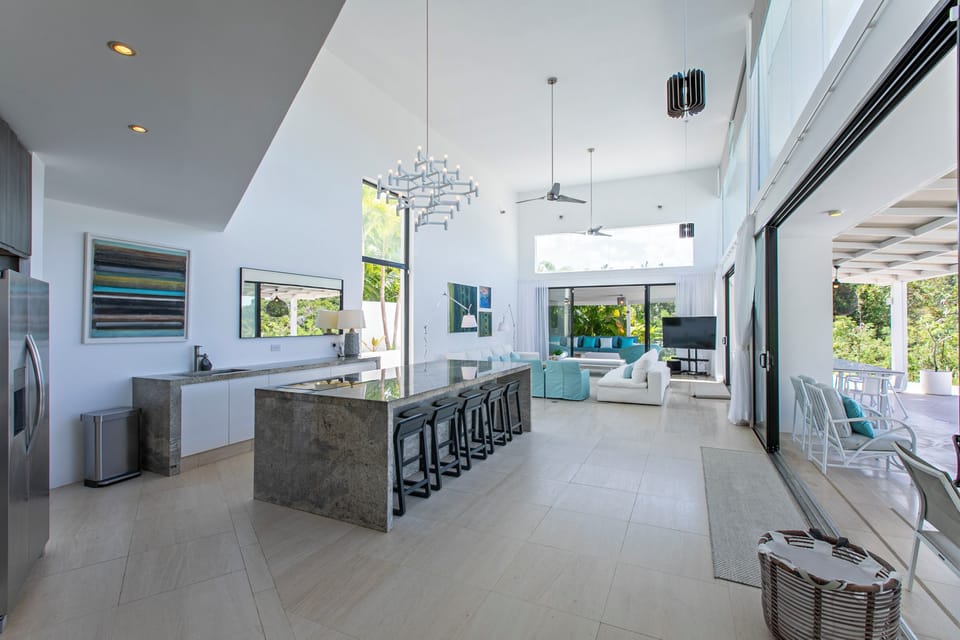 Deluxe Villa, Partial Ocean View | Private kitchen