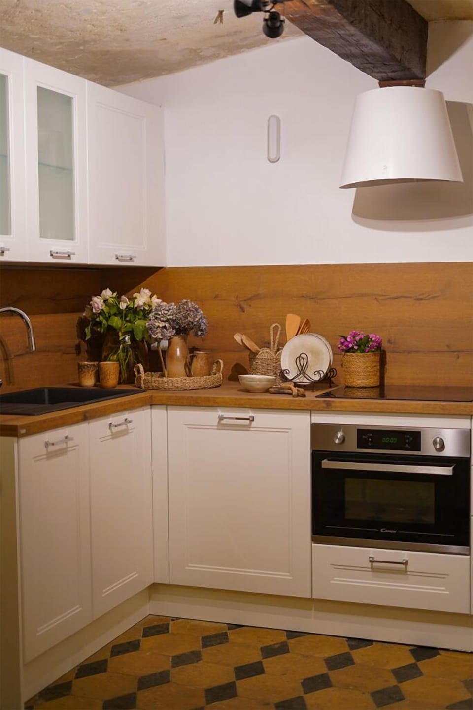 Superior Cottage, River View | Private kitchen