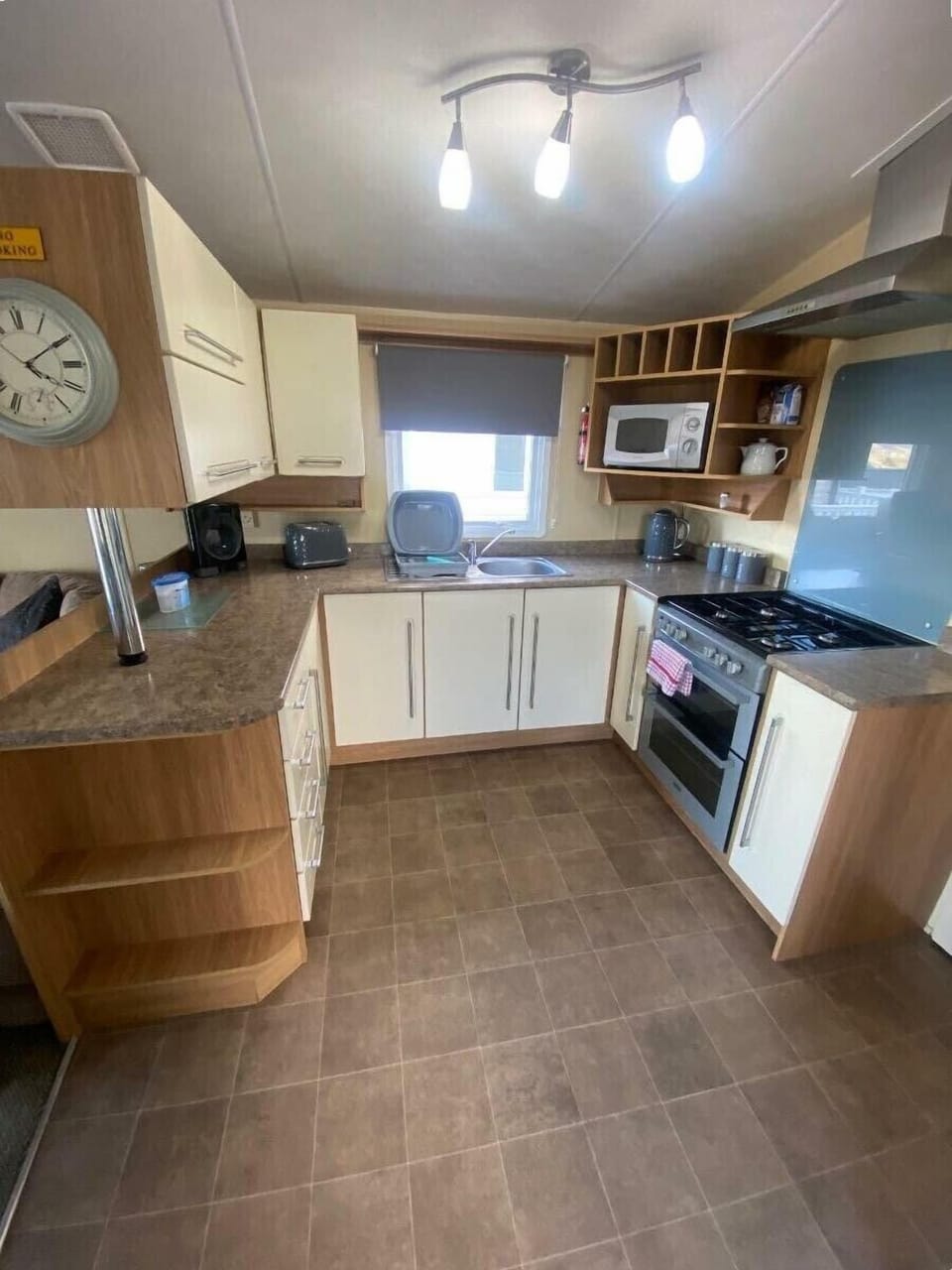 Cookware/dishes/utensils