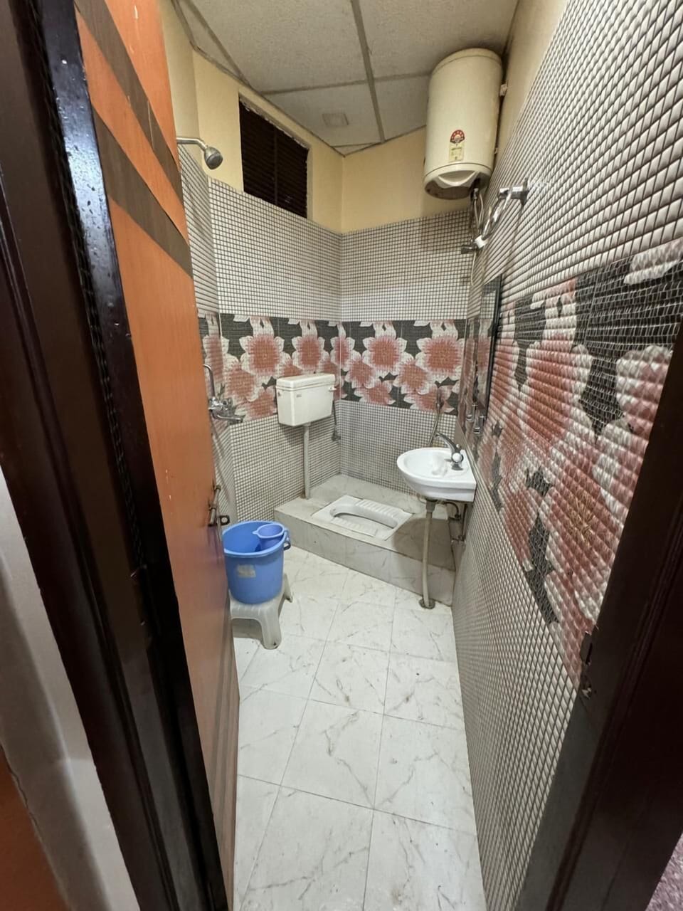 Classic Double Room, City View | Bathroom | Shower, free toiletries, towels, soap