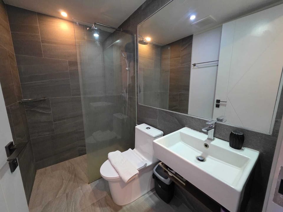 Apartment, Balcony, Mountain View | Bathroom
