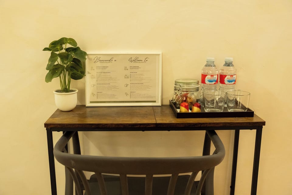 Classic Suite (Habitacion con vista hacia la calle) | Free WiFi