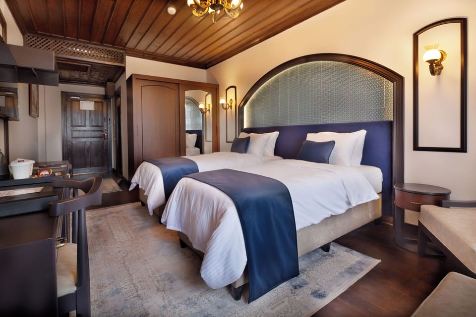 Standard Twin Room | In-room safe, desk, blackout drapes, soundproofing