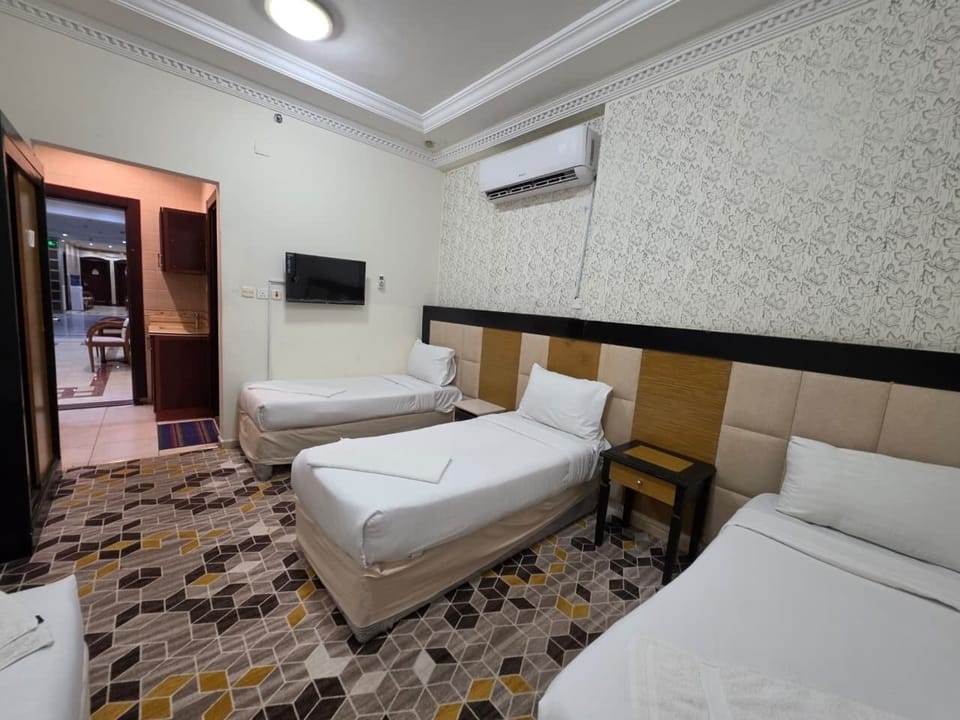 Basic Room | In-room safe, iron/ironing board (on request)