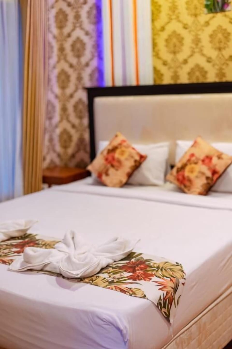 Deluxe Double Room | Desk, free WiFi, bed sheets