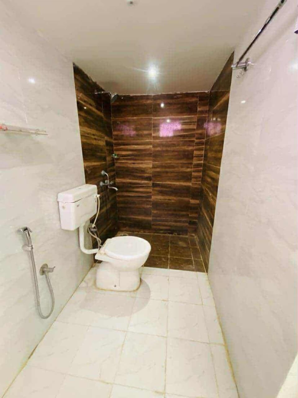 Deluxe Double Room, City View | Bathroom | Shower, free toiletries, towels, soap