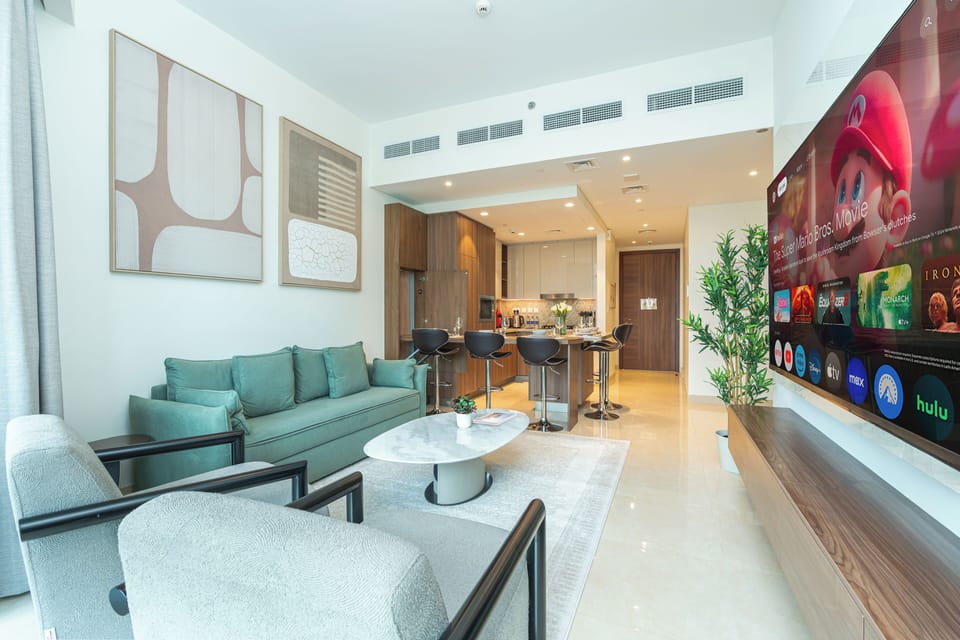 Luxury Apartment, Balcony, City View | Living room | Smart TV