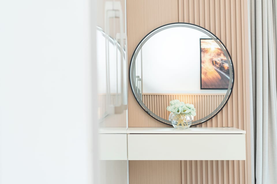 Luxury Apartment, Lake View | In-room safe, blackout drapes, soundproofing, cribs/infant beds