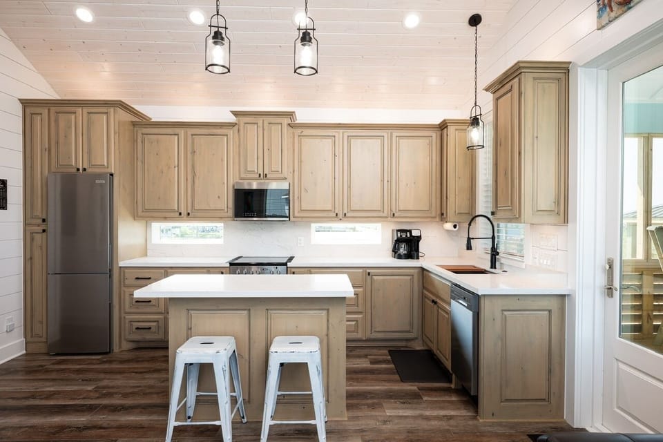 House, 1 Bedroom | Private kitchen | Coffee/tea maker, fridge